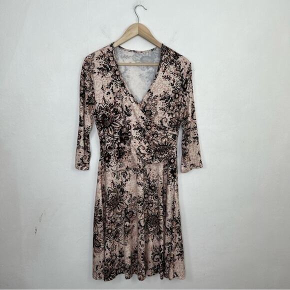 Garnet Hill Faux Wrap Knit Surplice Floral Brianna Dress Midi size Medium - Picture 2 of 15